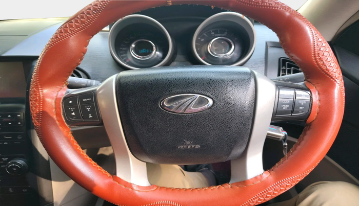 2016 Mahindra XUV500 W6 1.99, Diesel, Manual, 1,38,231 km, interior