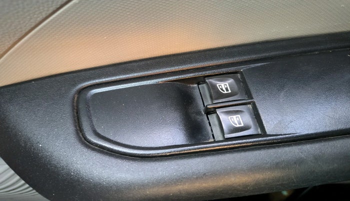 2020 Renault TRIBER RXL MT, Petrol, Manual, 39,584 km, interior