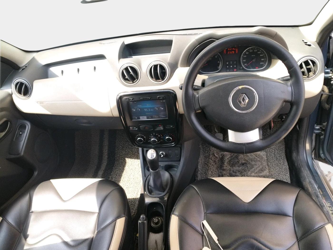2014 Renault Duster 85 PS RXL DIESEL (OPT), Diesel, Manual, 93,215 km, interior