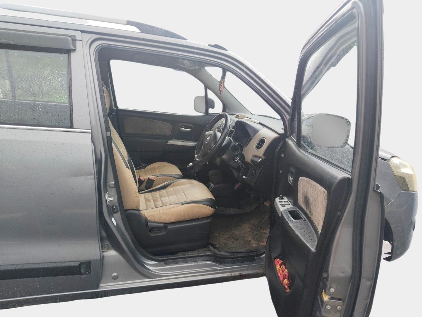 2014 Maruti Wagon R 1.0 VXI, Petrol, Manual, 2,11,000 km, interior