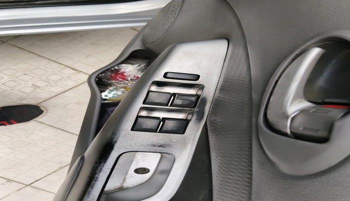 2011 Toyota Etios V, Petrol, Manual, 1,50,093 km, interior