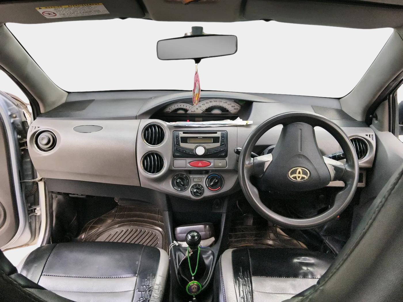 2011 Toyota Etios V, Petrol, Manual, 1,50,093 km, interior
