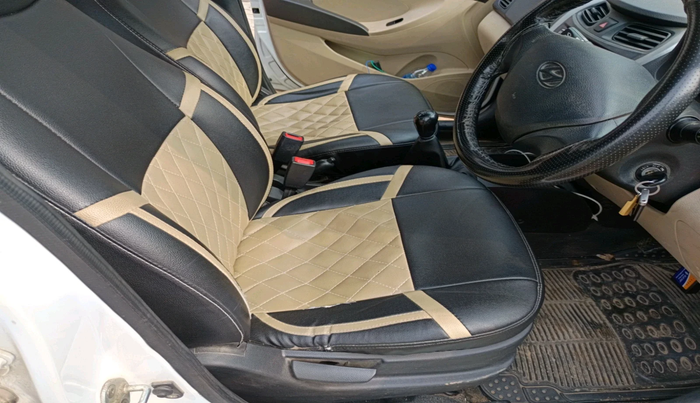 2014 Hyundai Eon ERA +, Petrol, Manual, 1,27,845 km, interior