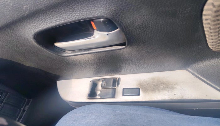 2015 Maruti Wagon R 1.0 LXI, Petrol, Manual, 1,21,041 km, interior