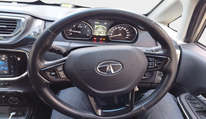 2019 Tata Hexa XTA 4X2 7 STR, Diesel, Automatic, 93,545 km, interior