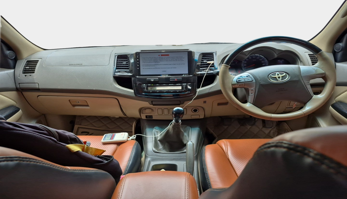 2013 Toyota Fortuner 3.0 4X2 MT, Diesel, Manual, 1,51,893 km, interior