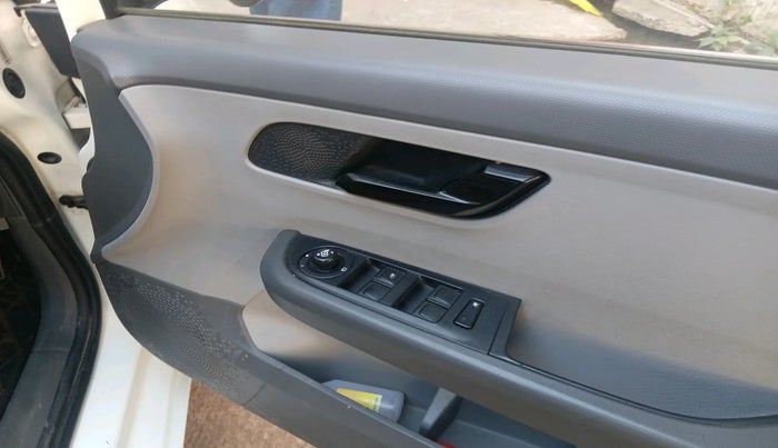 2021 Tata ALTROZ XT PETROL, Petrol, Manual, 42,446 km, interior