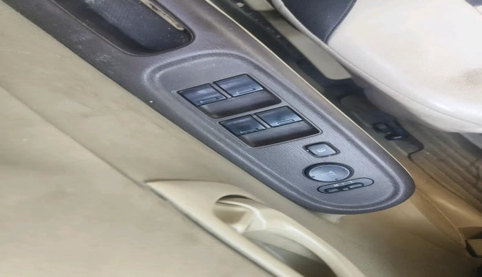 2013 Honda Amaze 1.2L I-VTEC E, Petrol, Manual, 1,08,389 km, interior