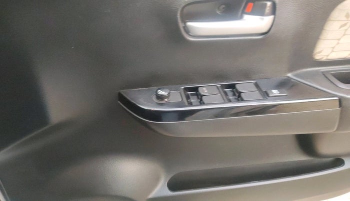 2017 Maruti Wagon R 1.0 VXI AMT, Petrol, Automatic, 27,795 km, interior