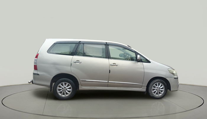 2013 Toyota Innova 2.5 VX 8 STR, Diesel, Manual, 1,10,288 km, exterior