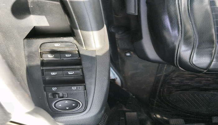 2019 KIA SELTOS HTK 1.5 PETROL, Petrol, Manual, 1,02,380 km, interior