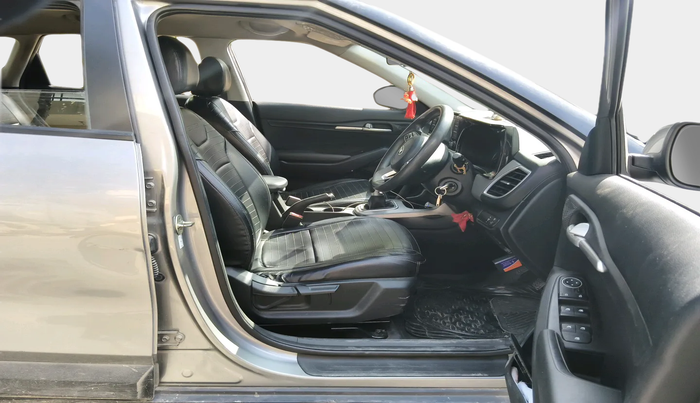 2019 KIA SELTOS HTK 1.5 PETROL, Petrol, Manual, 1,02,380 km, interior