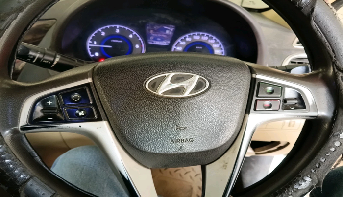 2013 Hyundai Verna FLUIDIC 1.6 CRDI SX, Diesel, Manual, 1,60,000 km, interior