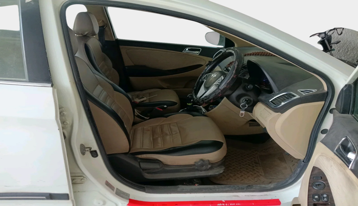 2013 Hyundai Verna FLUIDIC 1.6 CRDI SX, Diesel, Manual, 1,60,000 km, interior