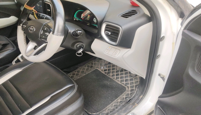 2024 Hyundai VENUE S 1.2, Petrol, Manual, 18,219 km, interior