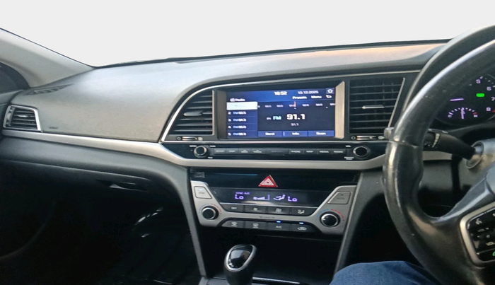 2017 Hyundai New Elantra 2.0 SX(O) AT PETROL, Petrol, Automatic, 97,931 km, interior