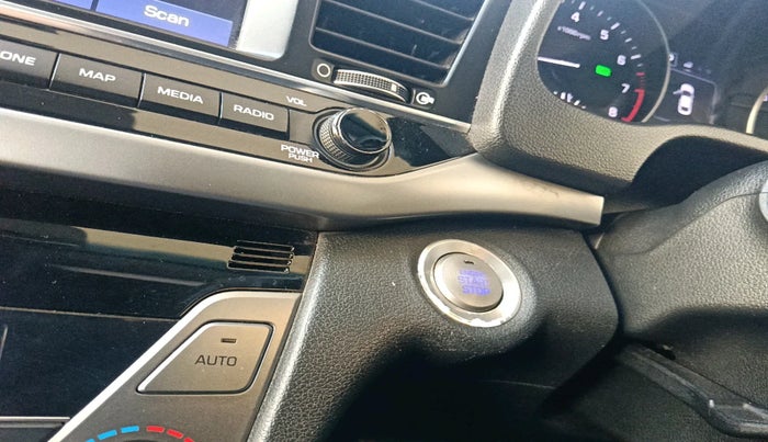 2017 Hyundai New Elantra 2.0 SX(O) AT PETROL, Petrol, Automatic, 97,931 km, interior