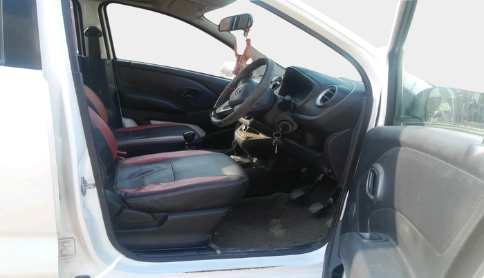 2017 Datsun Redi Go T (O), Petrol, Manual, 1,21,162 km, interior