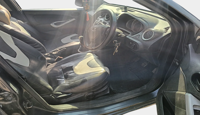 2010 Ford Figo TITANIUM 1.4 DIESEL, Diesel, Manual, 65,292 km, interior