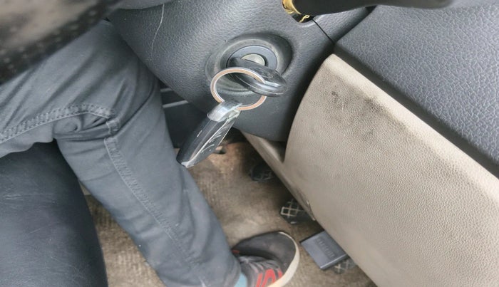 2011 Volkswagen Polo TRENDLINE 1.2L DIESEL, Diesel, Manual, 1,07,209 km, interior