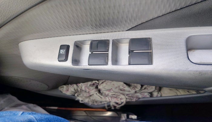 2011 Toyota Etios V, Petrol, Manual, 1,06,706 km, interior