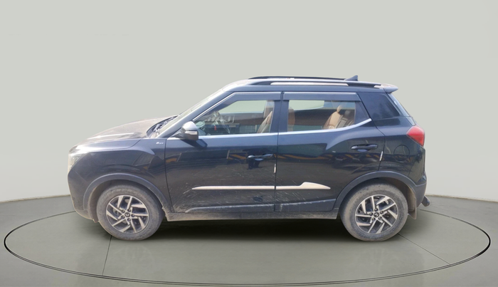 2022 Mahindra XUV300 W8 (O) 1.2 PETROL, Petrol, Manual, 23,928 km, exterior