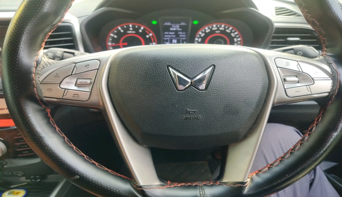 2022 Mahindra XUV300 W8 (O) 1.2 PETROL, Petrol, Manual, 23,928 km, interior