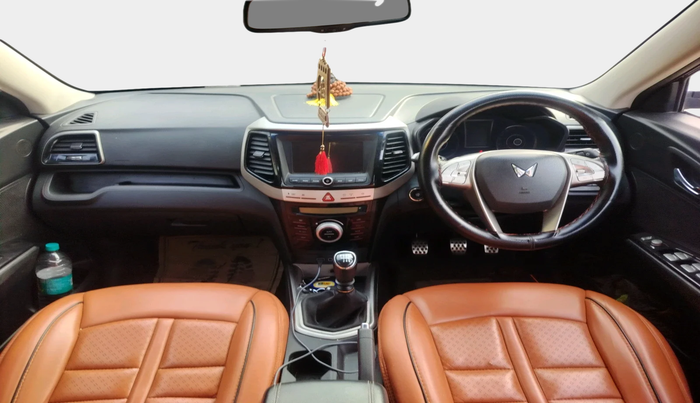 2022 Mahindra XUV300 W8 (O) 1.2 PETROL, Petrol, Manual, 23,928 km, interior