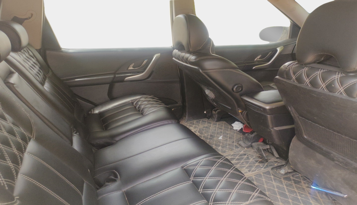 2019 Mahindra XUV500 W9, Diesel, Manual, 84,362 km, interior