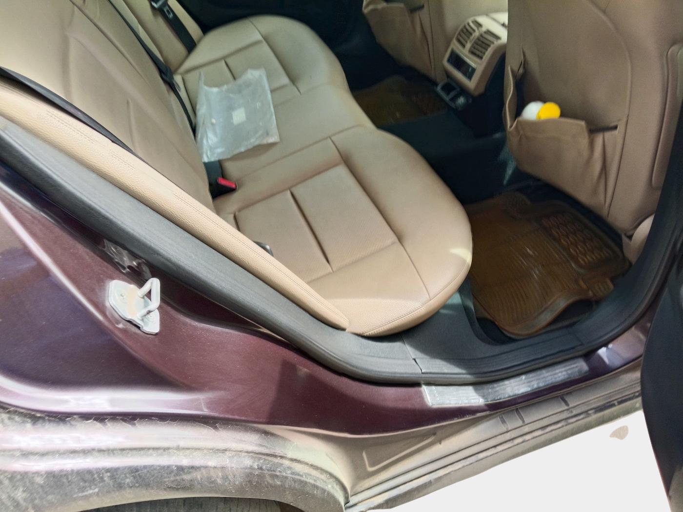 2013 Mercedes Benz E Class E 250 CDI AVANTGARDE, Diesel, Automatic, 1,25,118 km, interior