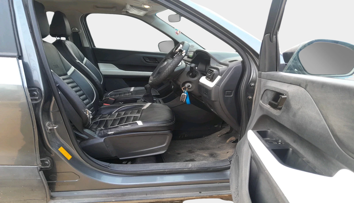 2022 Tata PUNCH PURE MT, Petrol, Manual, 31,964 km, interior