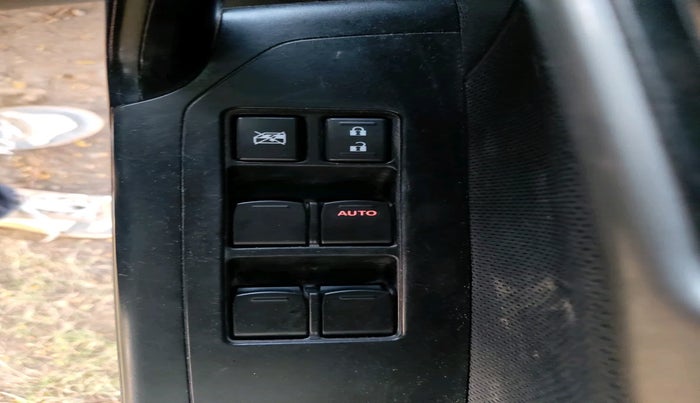 2018 Maruti Vitara Brezza ZDI, Diesel, Manual, 1,07,402 km, interior