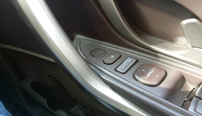 2014 Mahindra XUV500 W8, Diesel, Manual, 1,48,387 km, interior