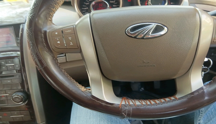 2014 Mahindra XUV500 W8, Diesel, Manual, 1,48,387 km, interior