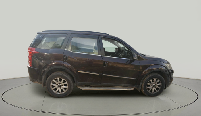 2016 Mahindra XUV500 W10, Diesel, Manual, 2,00,368 km, exterior