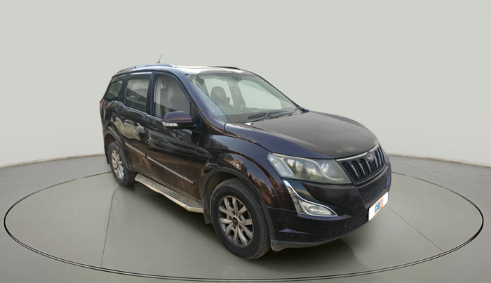 2016 Mahindra XUV500 W10, Diesel, Manual, 2,00,368 km, exterior