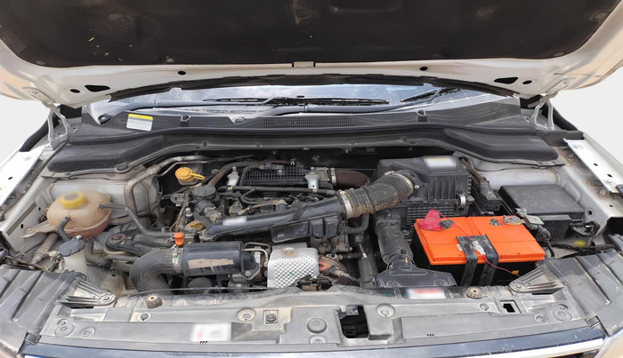 2024 Mahindra XUV300 W4 1.2 PETROL, Petrol, Manual, 4 km, exterior