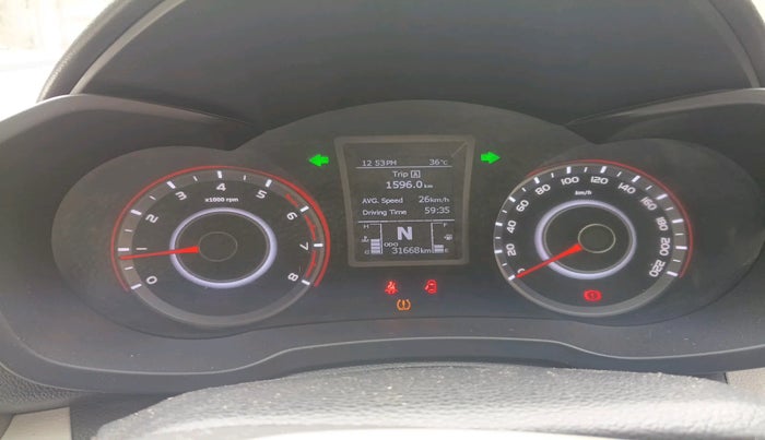 2019 Mahindra XUV300 W8 (O) 1.2 PETROL, Petrol, Manual, 31,668 km, interior