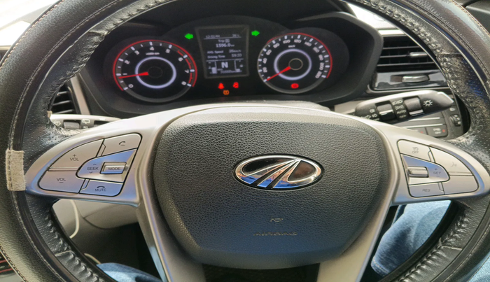 2019 Mahindra XUV300 W8 (O) 1.2 PETROL, Petrol, Manual, 31,668 km, interior