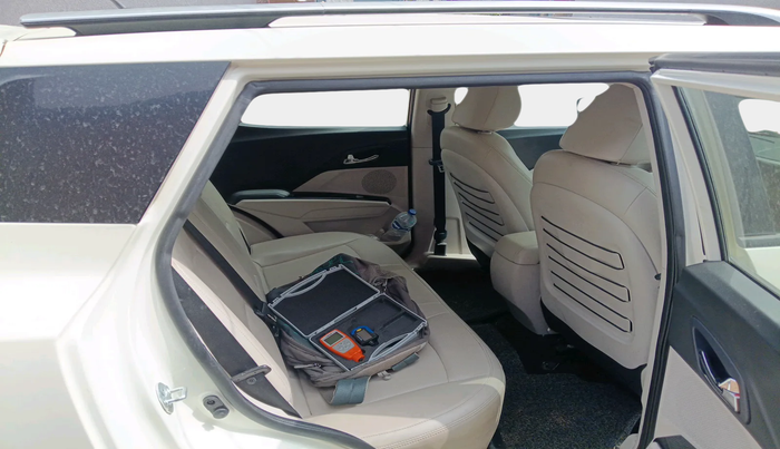 2019 Mahindra XUV300 W8 (O) 1.2 PETROL, Petrol, Manual, 31,668 km, interior