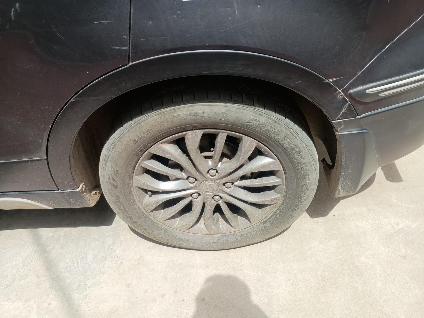 2017 Maruti S Cross ZETA 1.3, Diesel, Manual, 2,20,632 km, tyre
