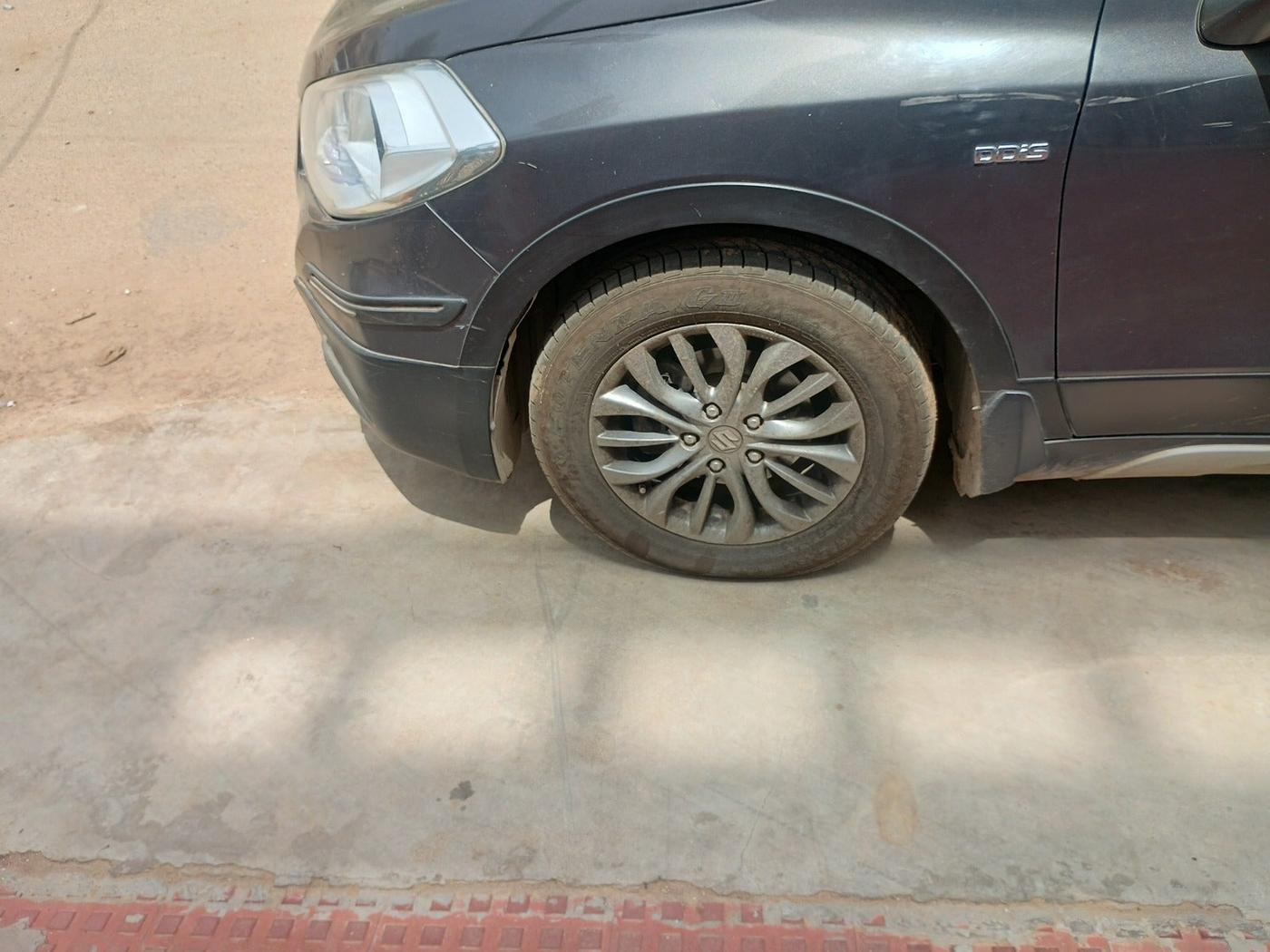 2017 Maruti S Cross ZETA 1.3, Diesel, Manual, 2,20,632 km, tyre