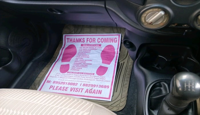 2010 Nissan Micra XL PETROL, Petrol, Manual, 1,01,075 km, interior