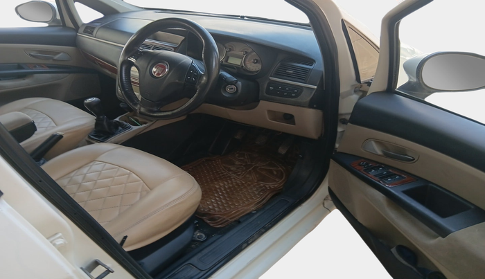 2011 Fiat Linea EMOTION 1.3, Diesel, Manual, 1,78,512 km, interior