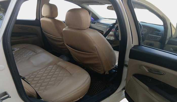 2011 Fiat Linea EMOTION 1.3, Diesel, Manual, 1,78,512 km, interior