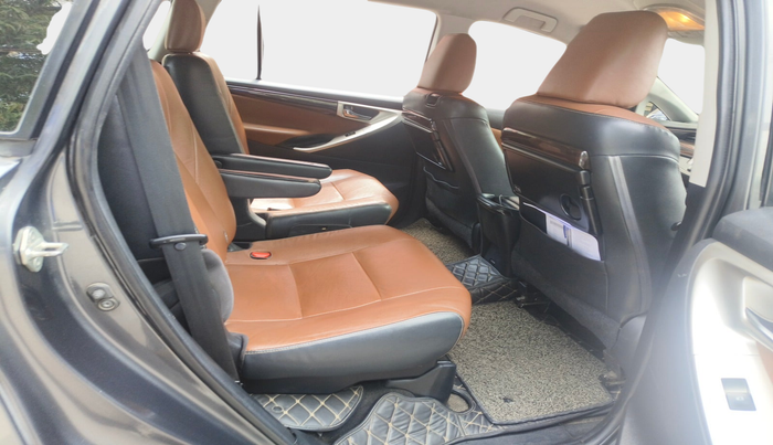 2017 Toyota Innova Crysta 2.4 ZX AT 7 STR, Diesel, Automatic, 1,88,983 km, interior