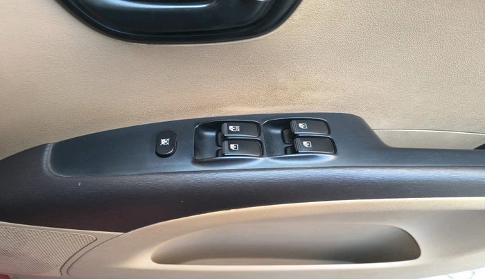 2010 Hyundai i10 MAGNA 1.2, Petrol, Manual, 1,07,374 km, interior