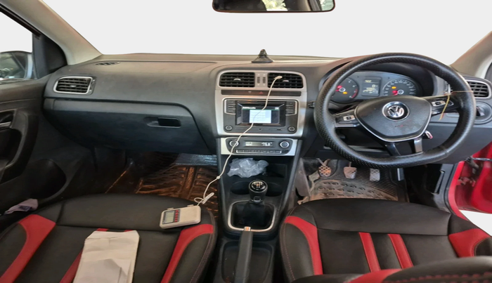 2016 Volkswagen Cross Polo HIGHLINE MPI, Petrol, Manual, 1,03,968 km, interior