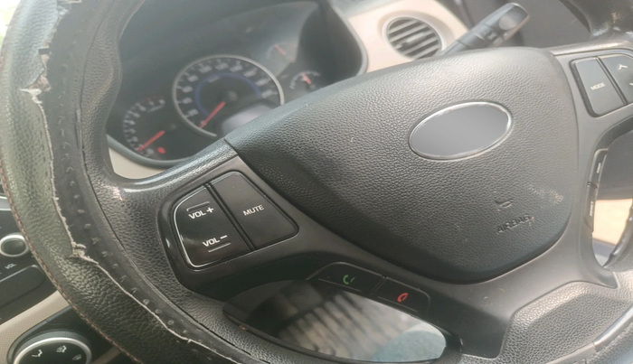 2016 Hyundai Grand i10 SPORTZ 1.2 KAPPA VTVT, Petrol, Manual, 1,25,399 km, interior