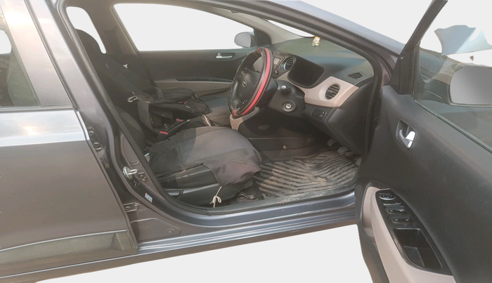 2016 Hyundai Grand i10 SPORTZ 1.2 KAPPA VTVT, Petrol, Manual, 1,25,399 km, interior